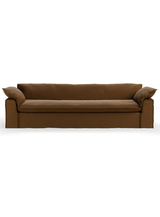Sofa HKliving Nomad : un canapé profond et accueillant, disponible dans de nombreux tissus et coloris. cassave