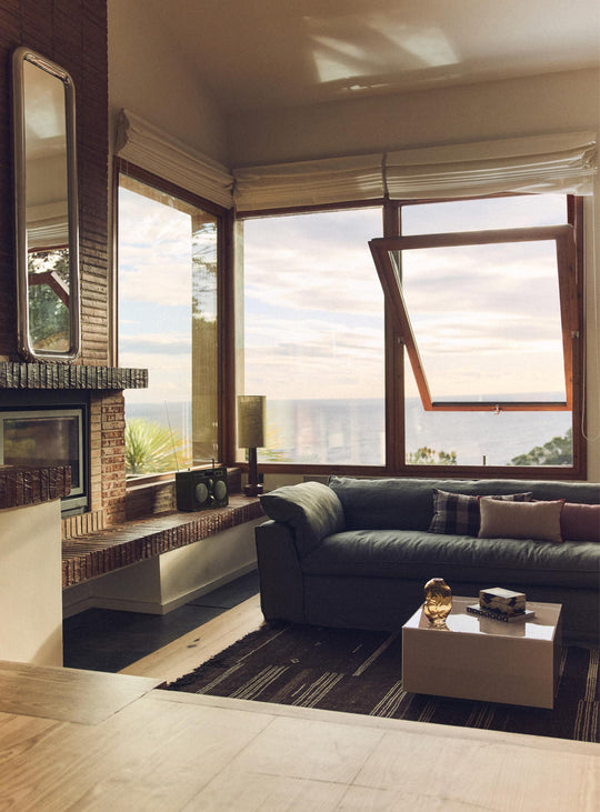 Le sofa HKliving Nomad combine esthétique contemporaine et confort supérieur. vert militaire