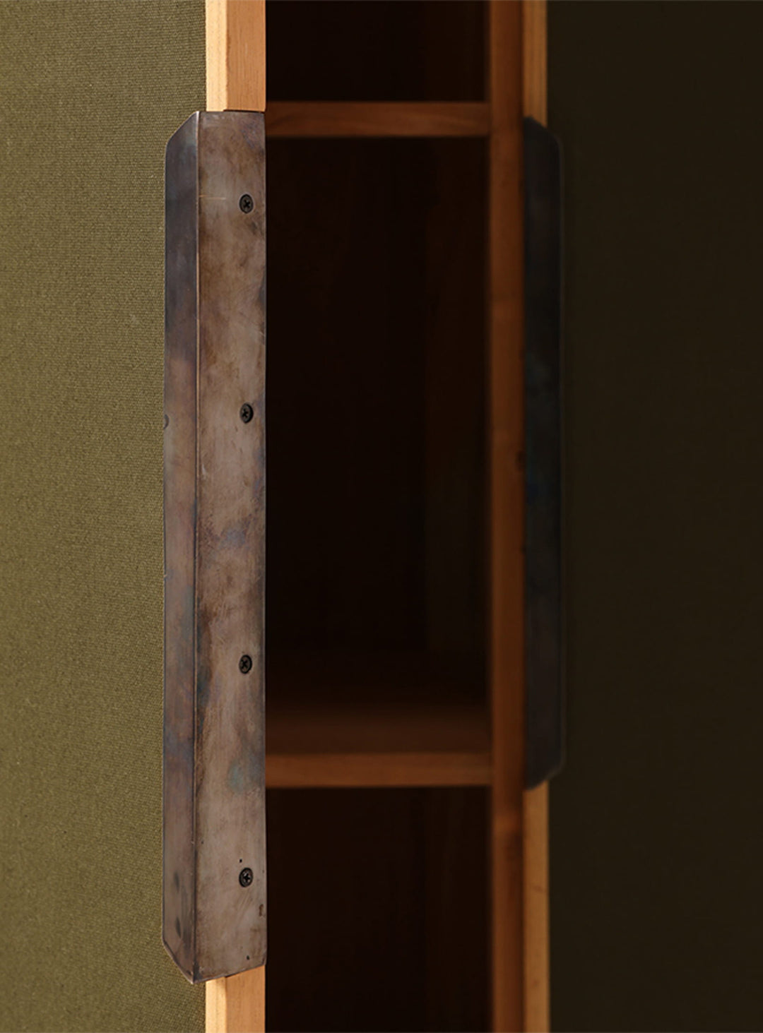 Armoire Pioneer HKliving, meuble de rangement avec forte identité visuelle. toile