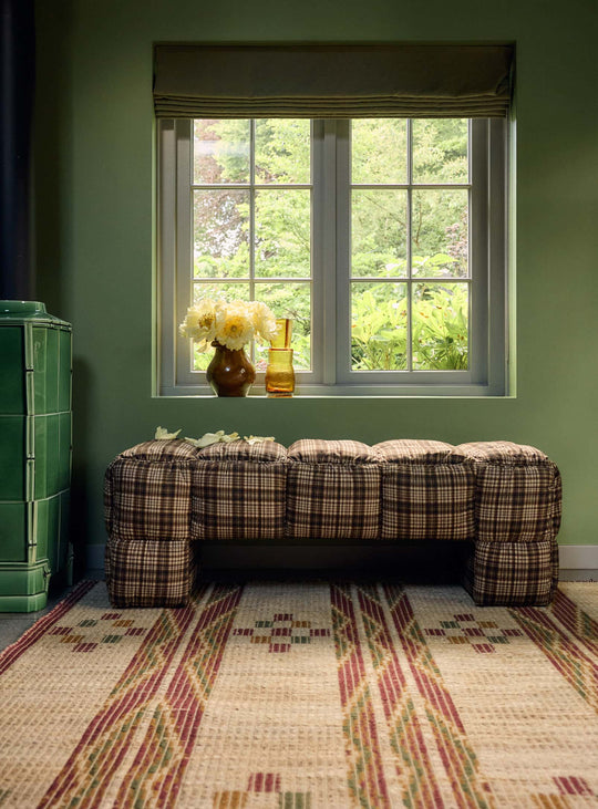 Banc Puffy HKliving, une assise originale aux blocs matelassés inspirés de l’esthétique d’une doudoune XXL. farmhouse