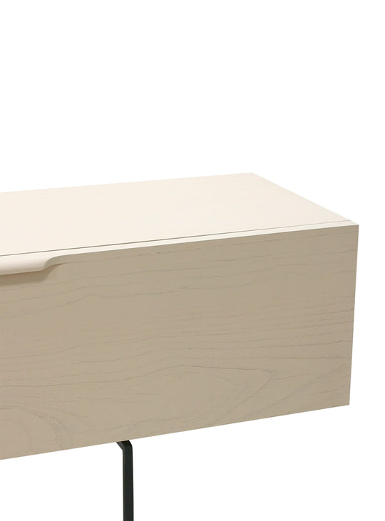Meuble TV Sable HK Living, design épuré avec poignées intégrées et lignes rétro. 