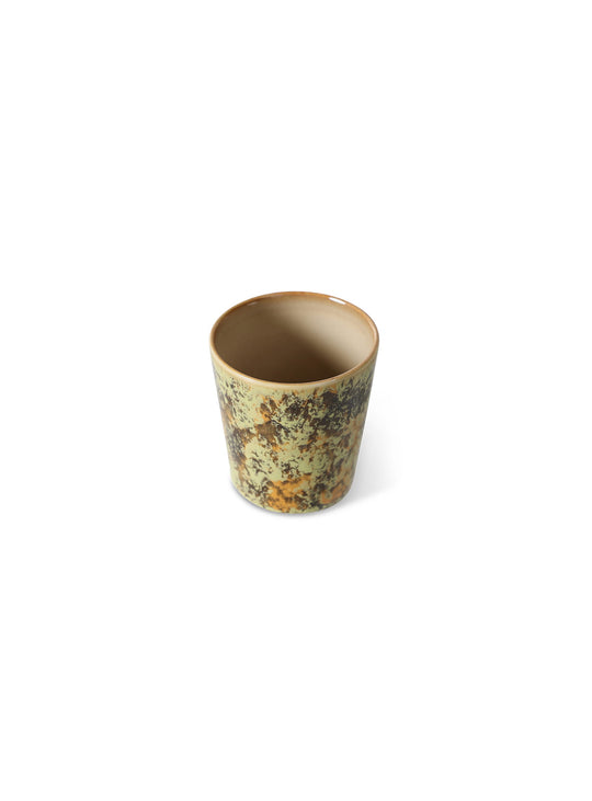 Tasse à café Serendipity 70s Ceramics HKliving : chaque pièce révèle des nuances singulières. fjord