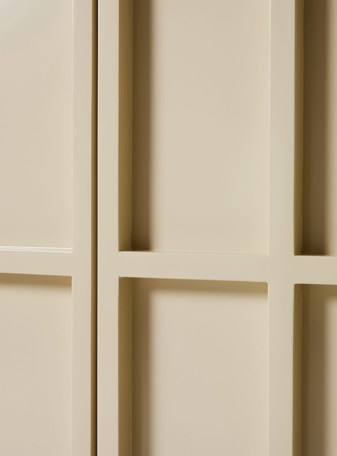 Buffet 2 portes Sixta HKliving : l'alliance du design rétro et de la fonctionnalité moderne. creme