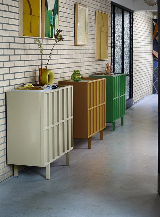 Buffet 2 portes Sixta HKliving avec rangement pratique et finitions haut de gamme élégantes. pebble