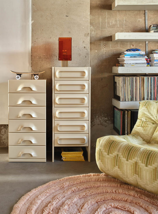 Meuble à tiroirs Space HKliving, un rangement vertical au design sobre qui s’intègre facilement à tous les décors. creme
