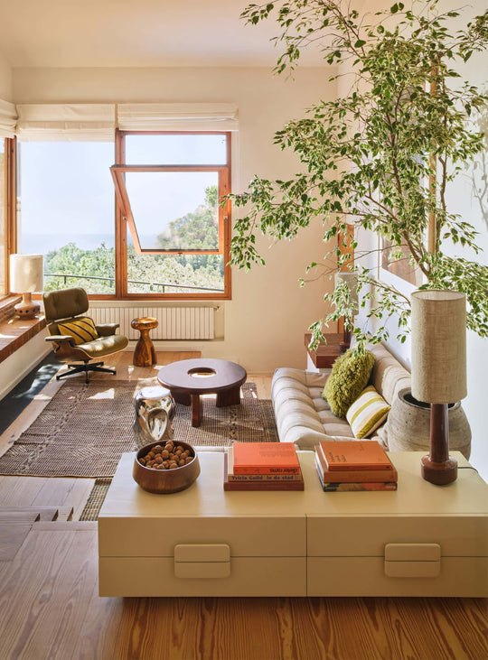 Buffet bas Spacious HKliving, meuble minimaliste crème avec rangement pratique et design épuré.