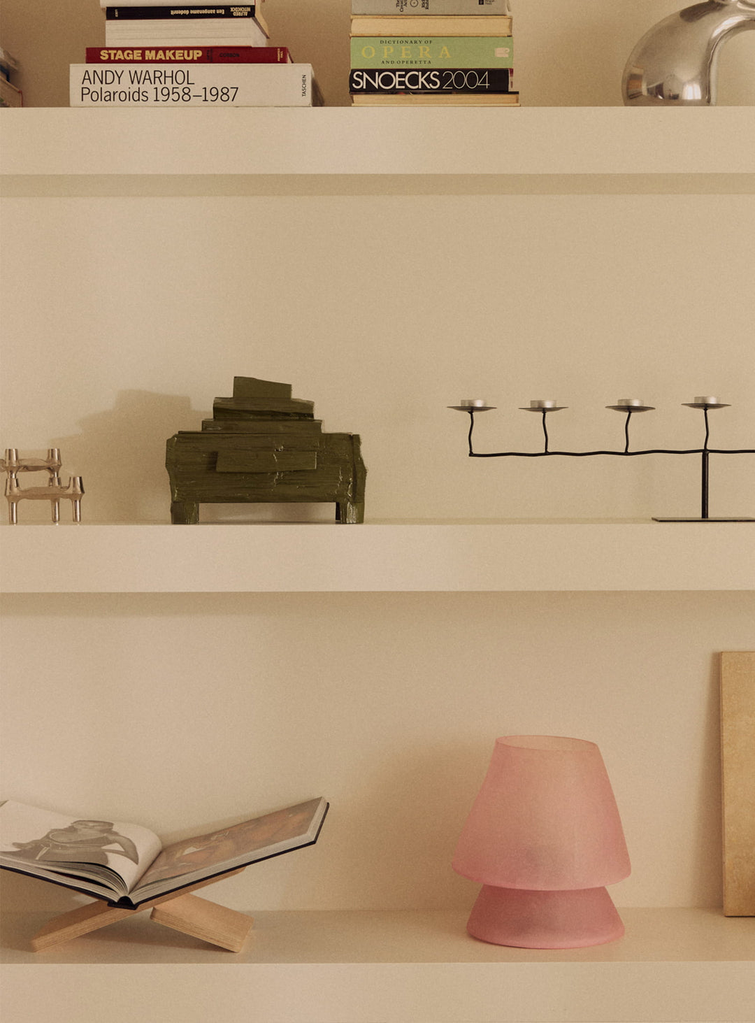 La boîte à bijoux Teun Zwets HKliving transforme le rangement en véritable objet de décoration. moss