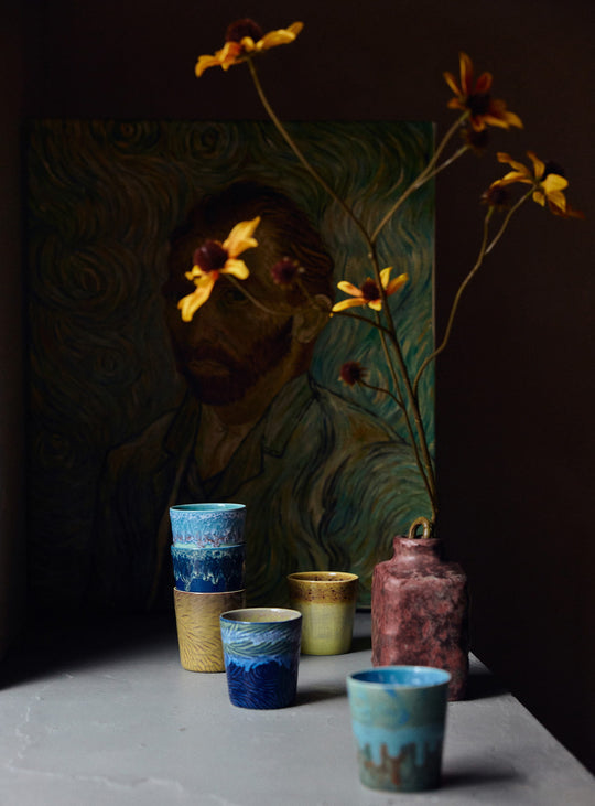 Tasses Van Gogh 70s Ceramics HKliving en grès, une idée cadeau originale pour les passionnés d’art et de céramique. Nuit Etoilée