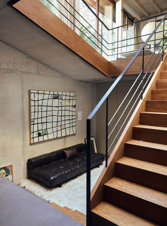 Tableau Wired HKliving, une œuvre graphique aux lignes noires et touches colorées pour un intérieur contemporain.