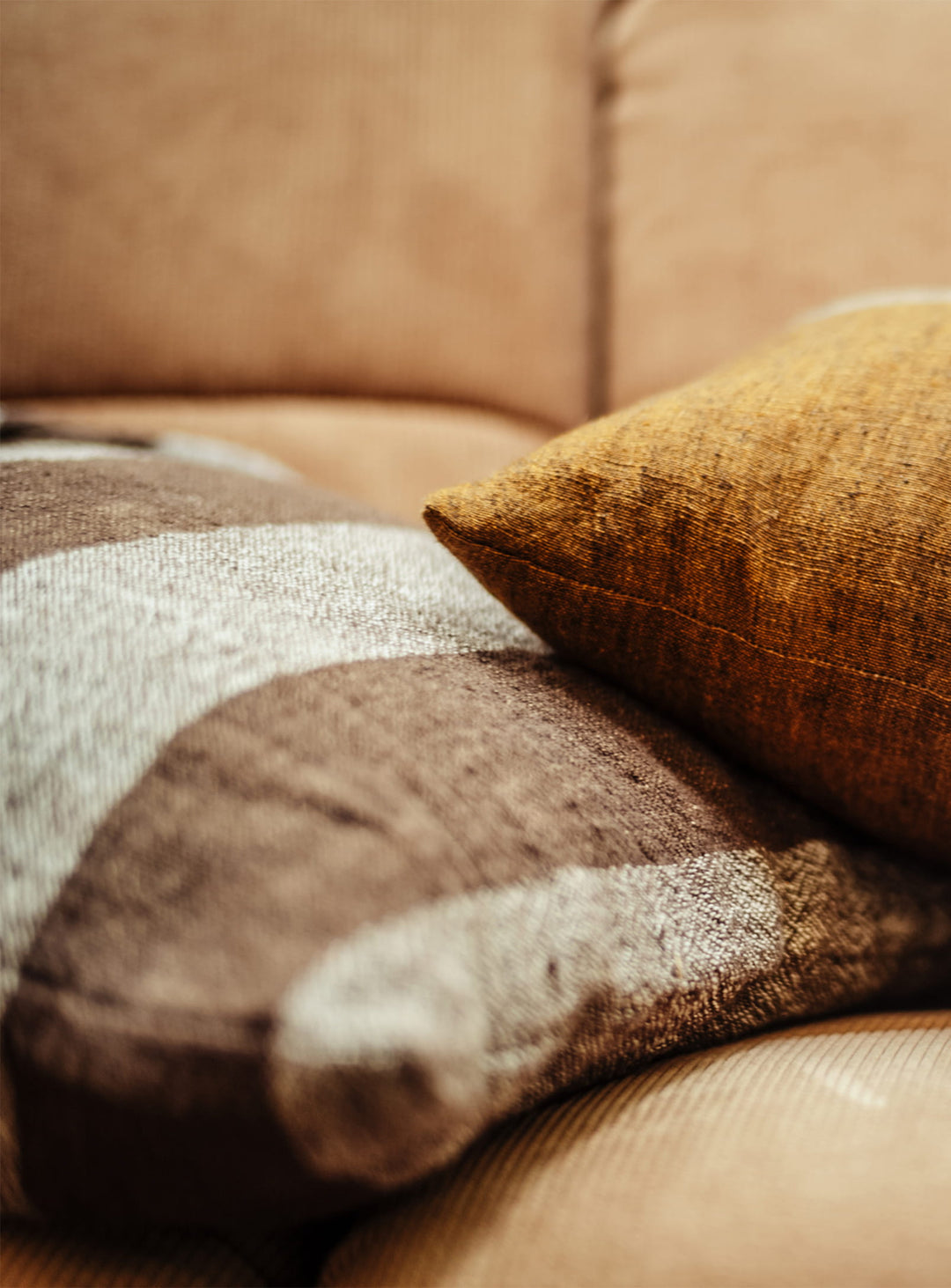 Coussin tissé HKliving à carreaux, un accessoire déco chaleureux au style rétro et authentique. ranch