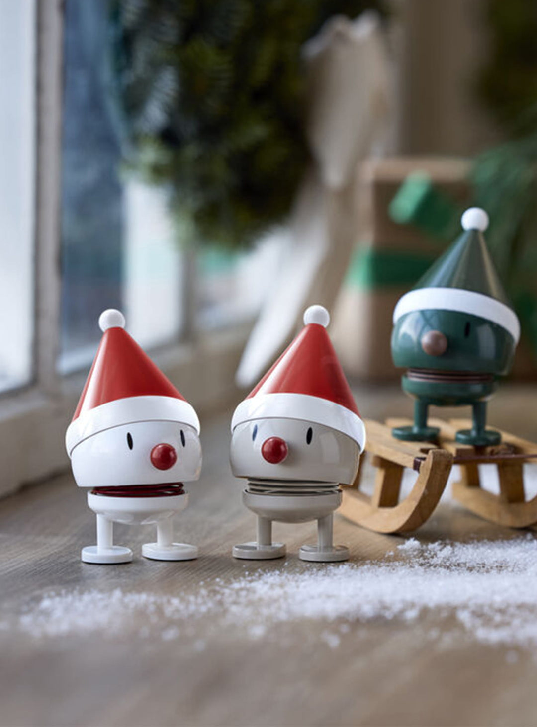 Figurine Lutin Bumble Hoptimist, un petit personnage de Noël aux formes rondes et au charme immédiatement reconnaissable.