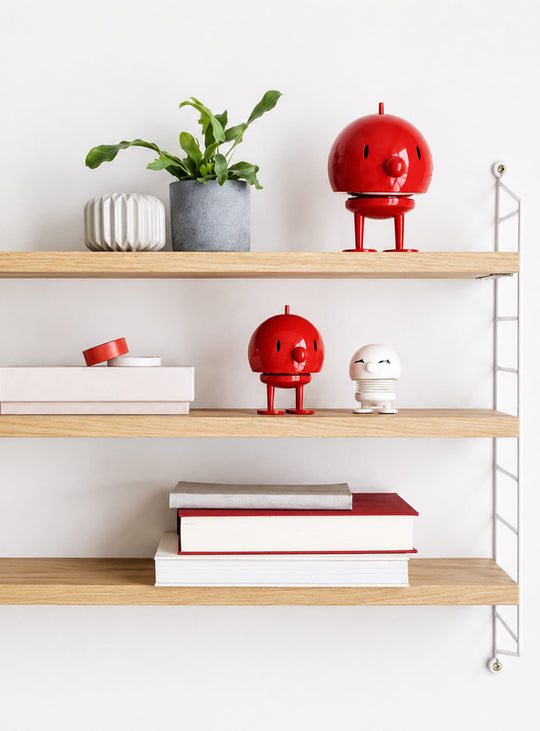 Figurine rouge Bumble Hoptimist, décoration rouge qui apporte bonne humeur. M et L