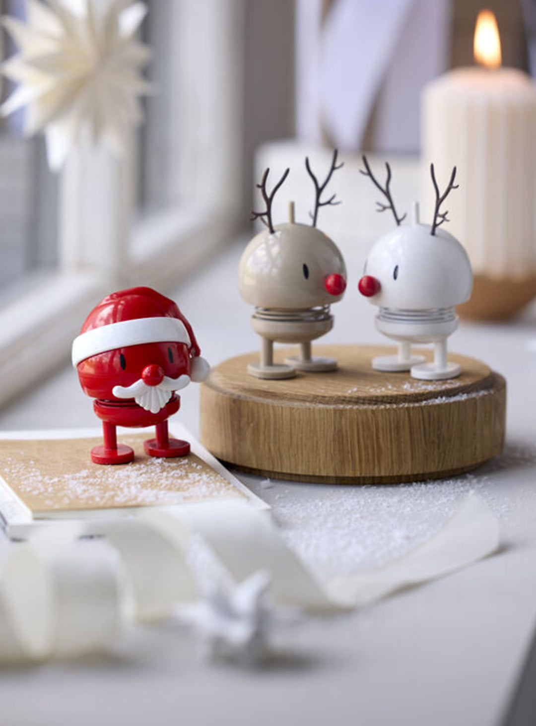 Figurine Renne Bumble Hoptimist, une décoration festive inspirée du design scandinave de Gustav Ehrenreich.