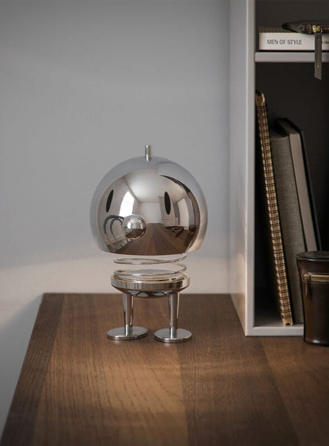 Lampe Bumble Hoptimist sans fil, une lampe décorative et pratique pour chambre, salon ou bureau. Chrome L