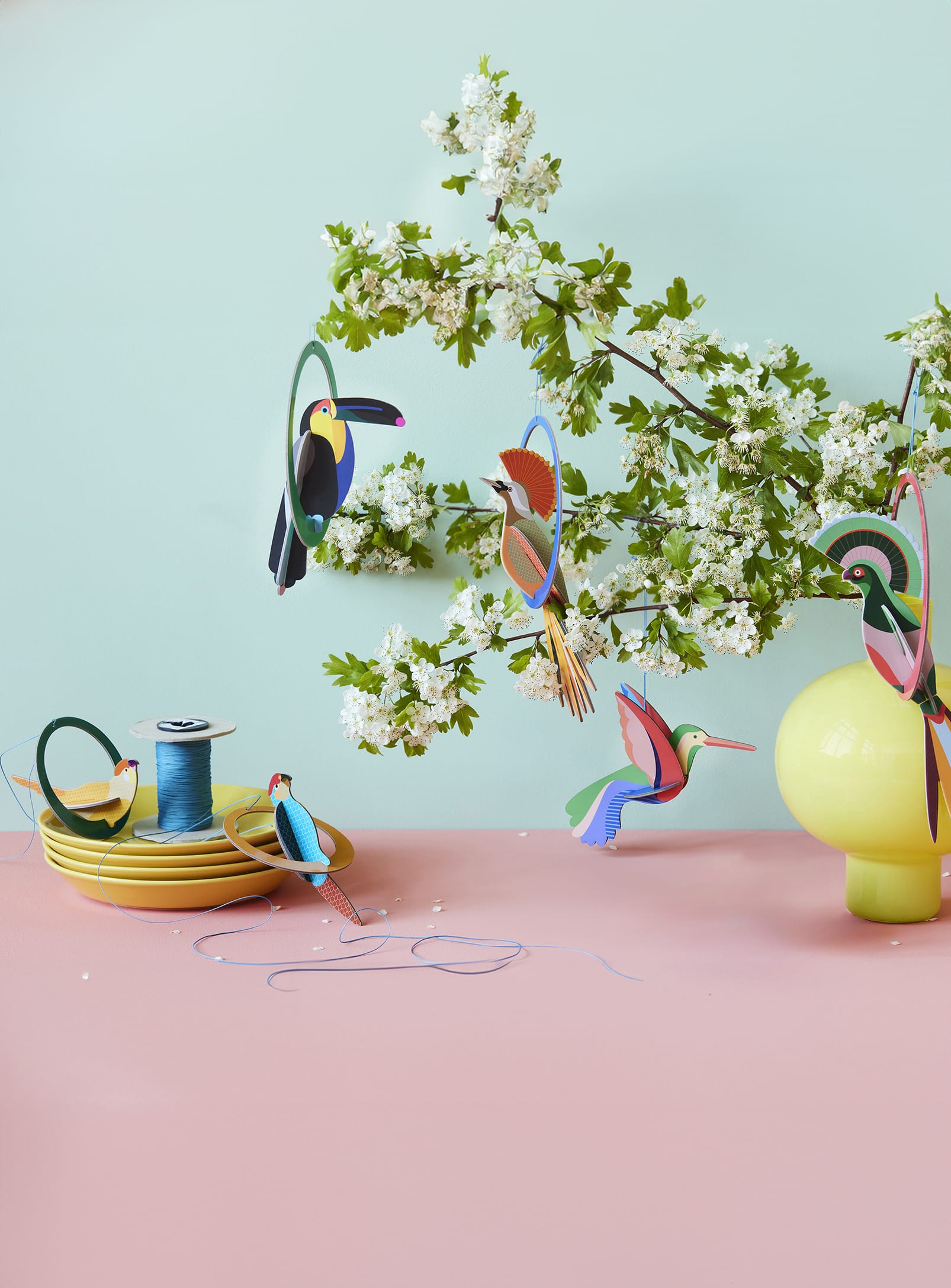 Hummingbird: Cardboard wall decoration - Studio Roof – Nüspace