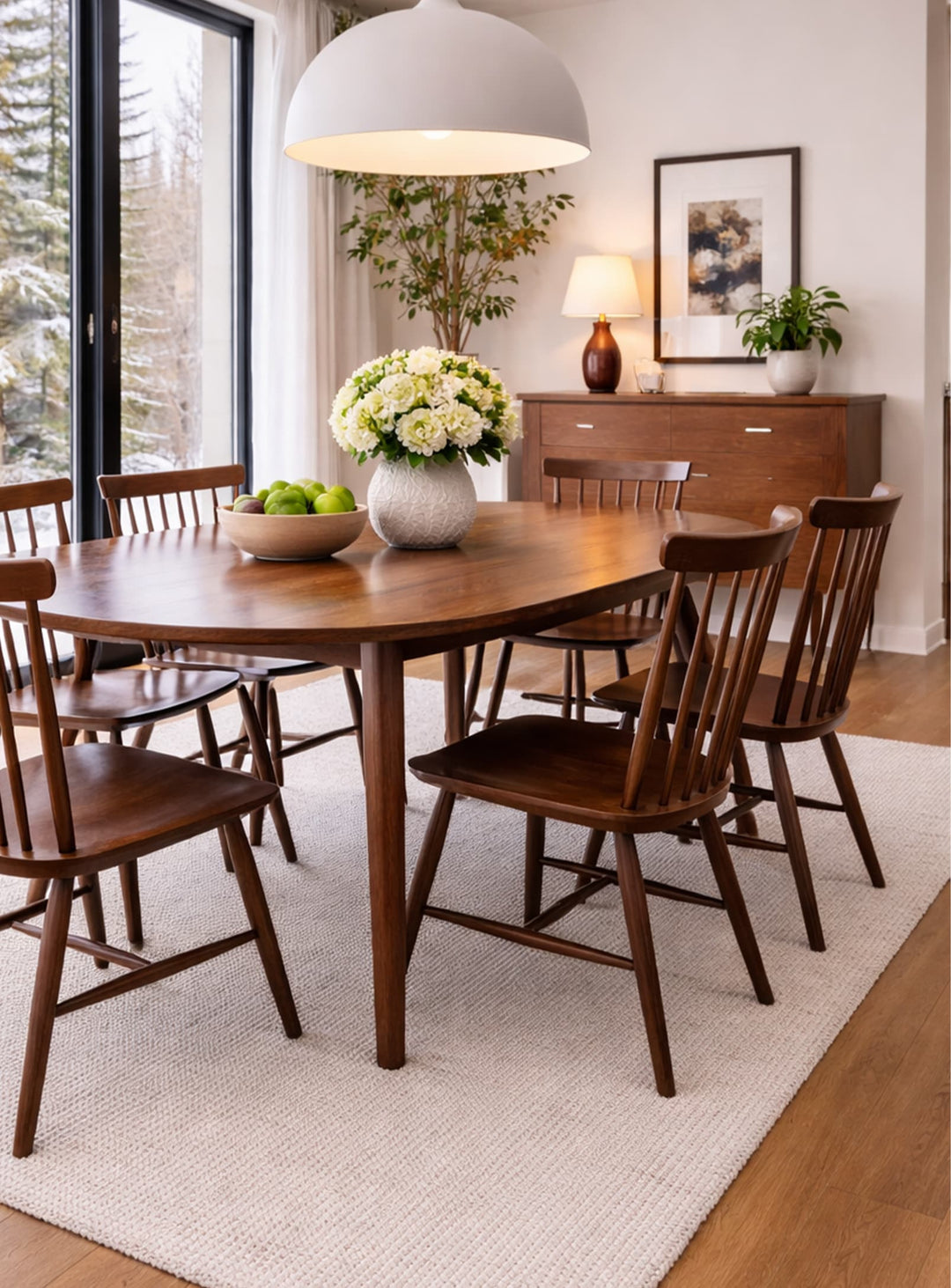 Chaise à dîner inspirée de la J41, design en bois au charme intemporel. noyer