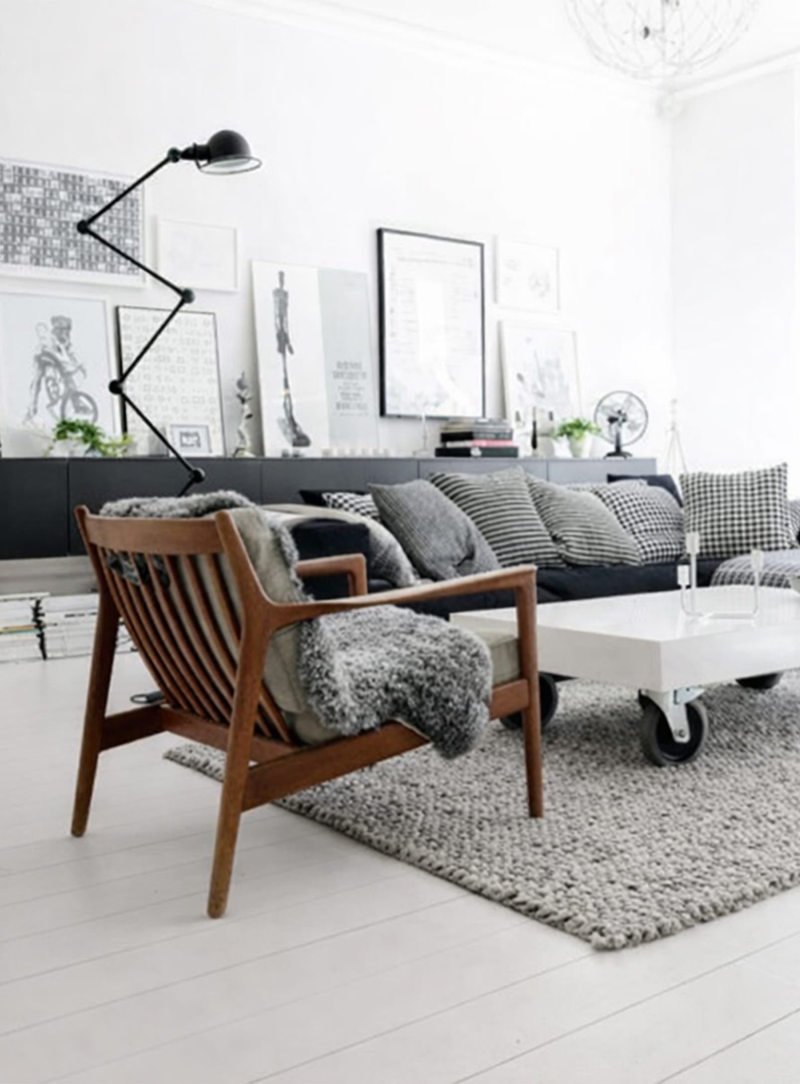 Jielde: Articulated floor lamp in painted metal – Nüspace
