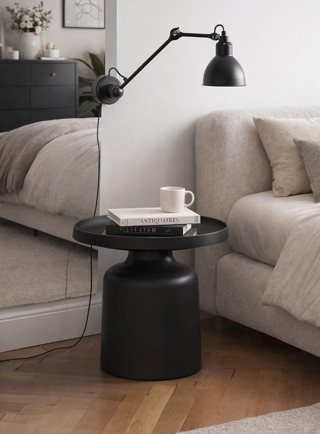 Table d’appoint Klay, touche de couleur vive pour un intérieur plein de style. noir