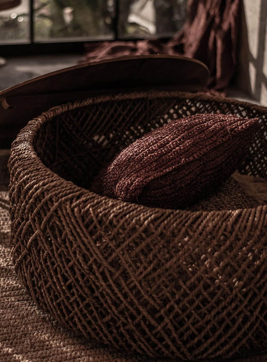 Table à café Knut design rustique et durable, transformable en panier avec rangement discret.