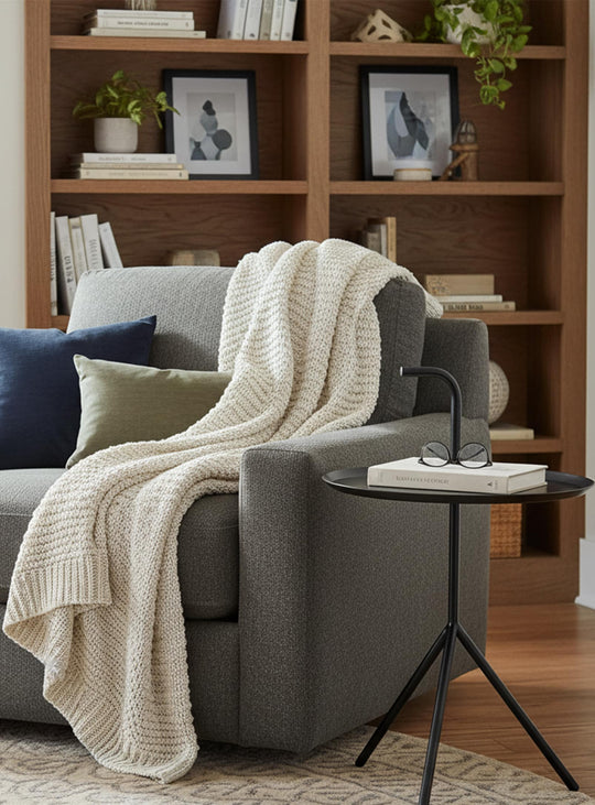 Leave : table d’appoint pratique avec poignée intégrée équilibrée. noir