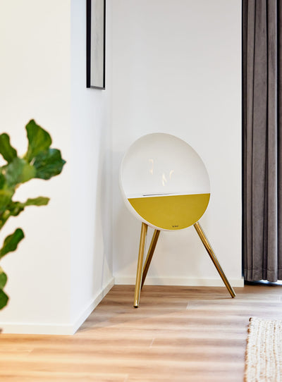 Foyer Eye Le Feu : flamme vivante et style scandinave.