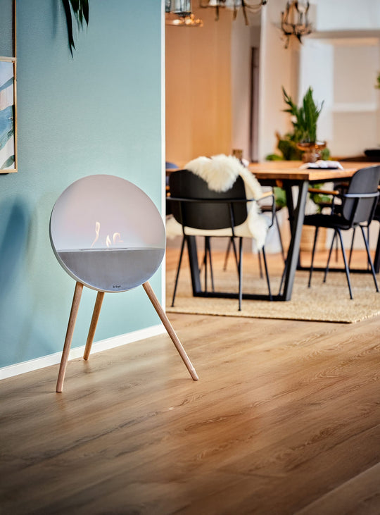 Foyer Eye argent de Le Feu : feu d’ambiance et design scandinave.