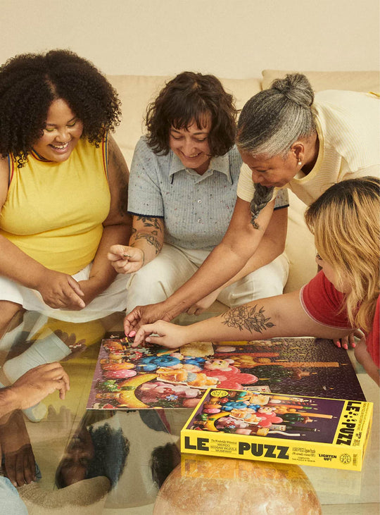 Puzzle Lighten Up Le Puzz : casse-tête design aux objets insolites et colorés.