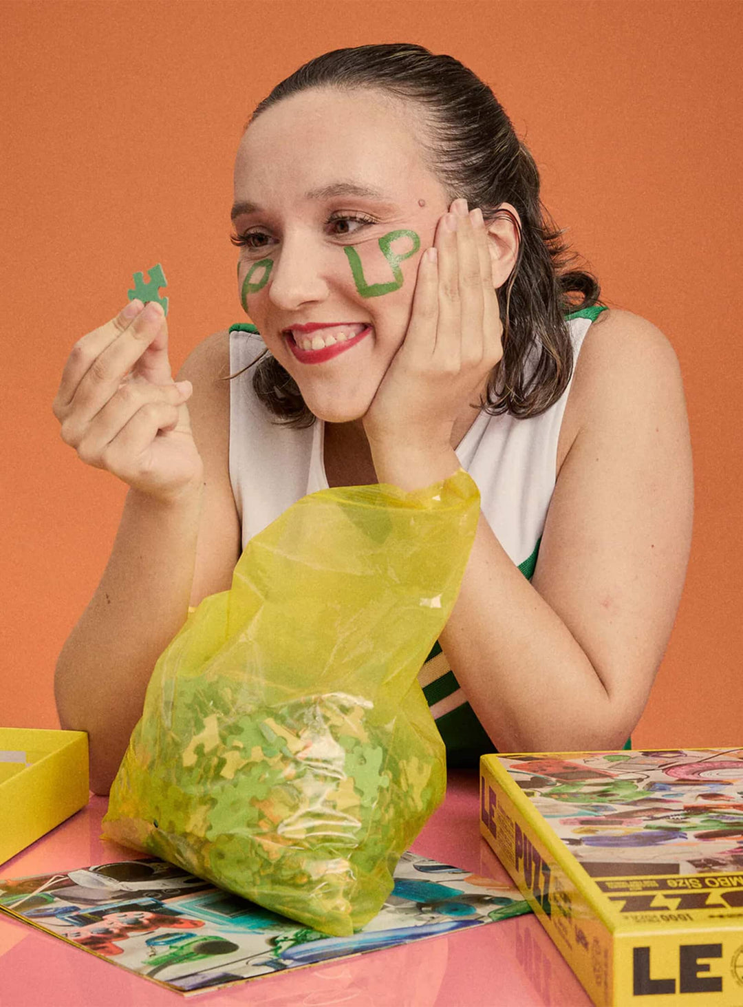 Puzzle Y2K Le Puzz : casse-tête design aux couleurs vives et nostalgiques.
