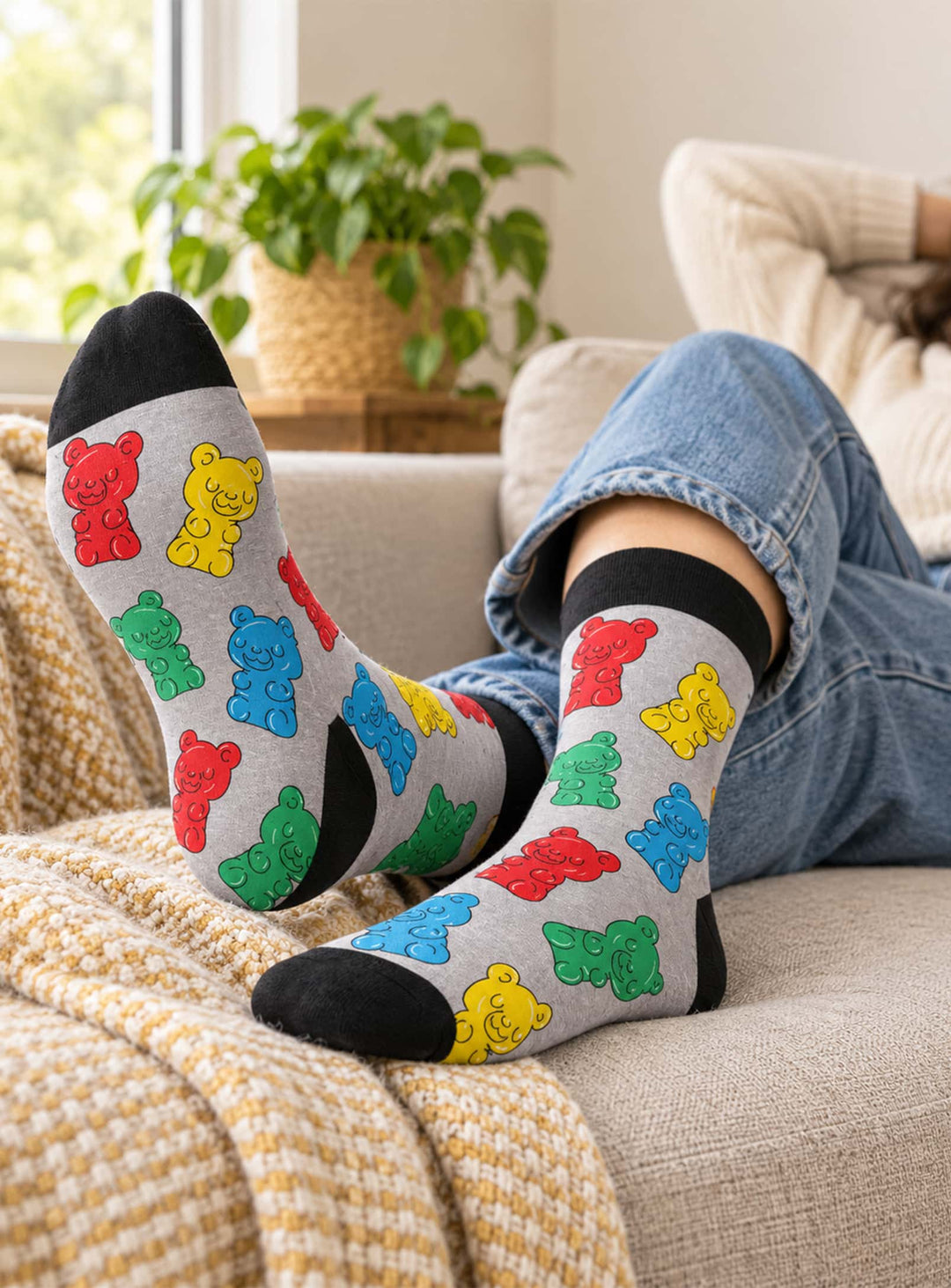 Bas Main and Local Gummy Bears : des chaussettes colorées aux motifs d’oursons en gomme pour un style amusant.