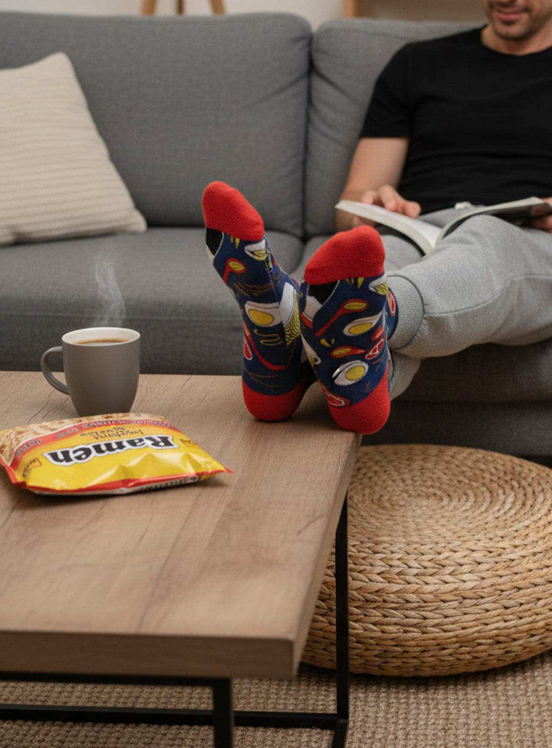 Bas Ramen Main and Local, bas originaux aux motifs nouilles, viande et sauce soja.