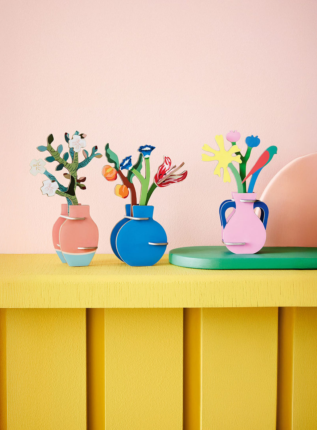 Bouquet 3D Matisse Paper Bloom de Studio Roof, explosion de couleurs durables.