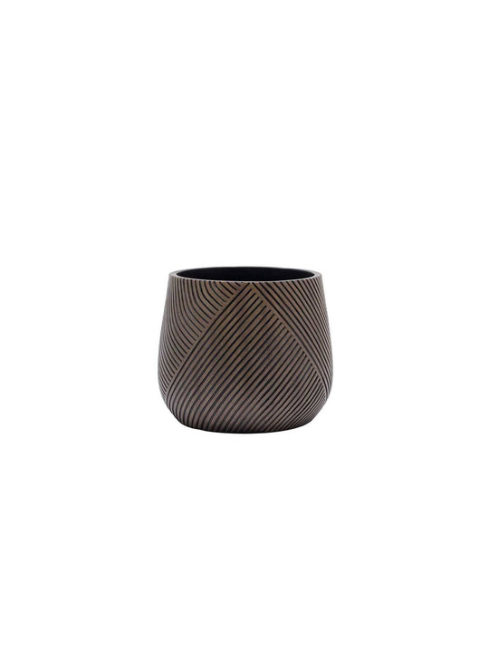 Cache-pot Meridian Meridian en résine, design sculpté et patine élégante pour intérieur soigné. brun foncé