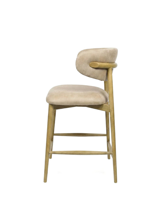 Le tabouret de comptoir Milo combine confort rembourré et élégance. naturel