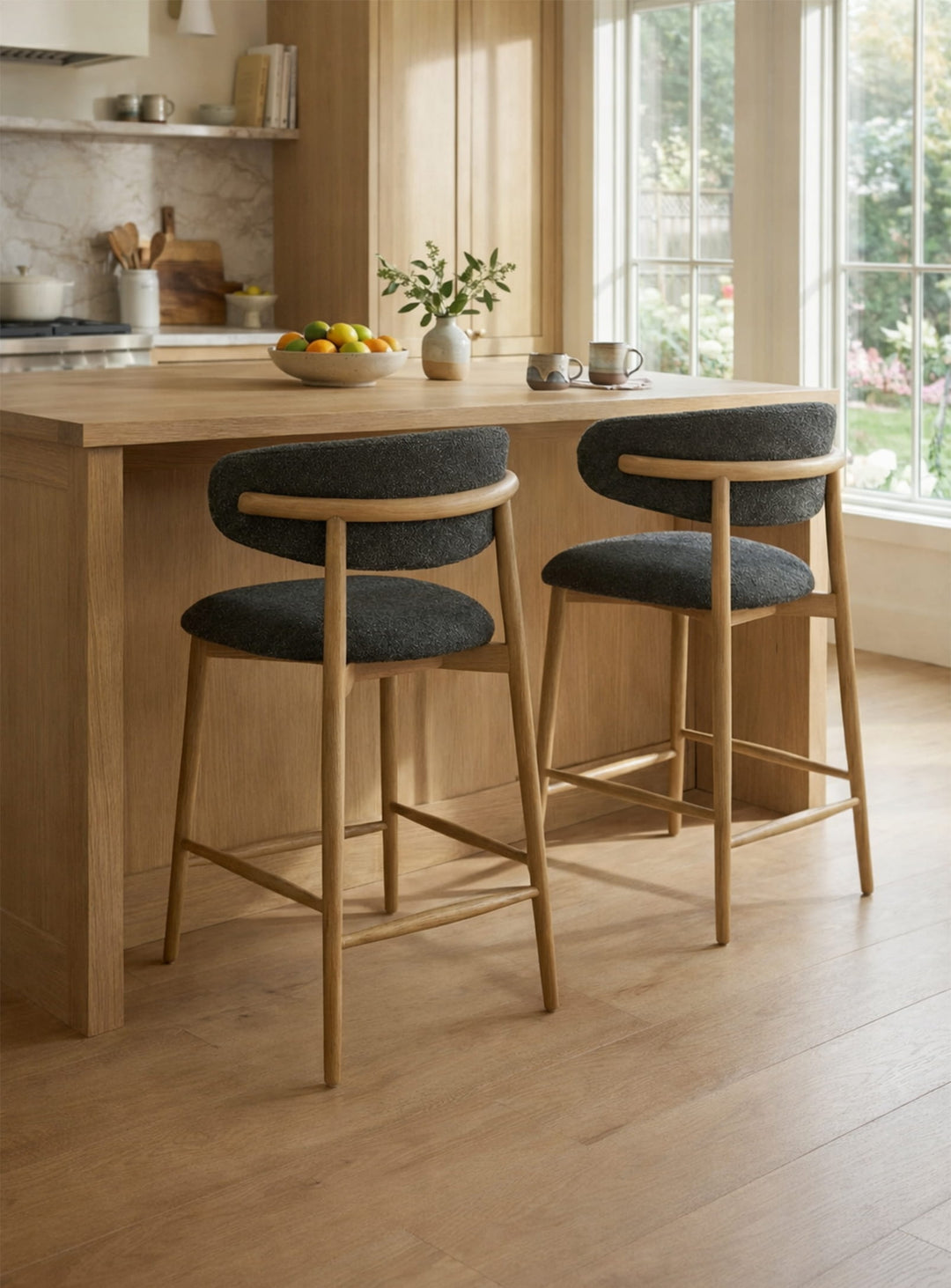 Tabouret de comptoir Milo, une assise durable au design soigné. nuage