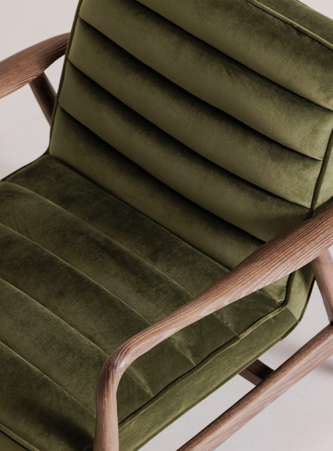 Fauteuil Anderson, confort enveloppant et allure sophistiquée.