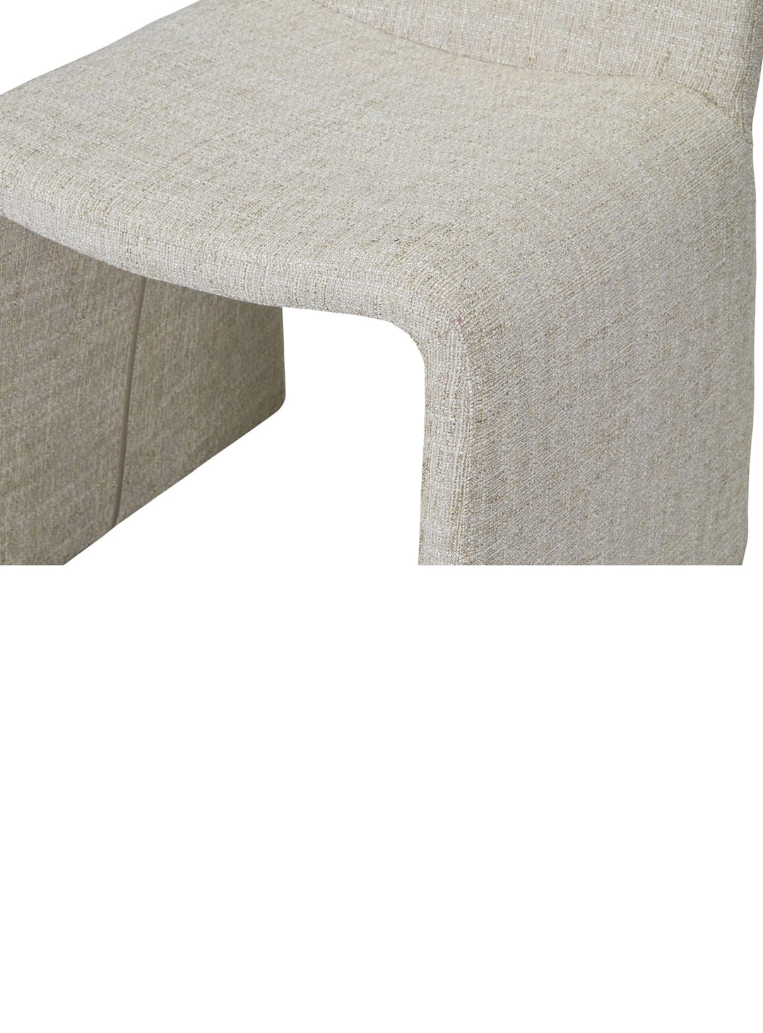 Chaise de salle à manger Ella de Moe’s Home : design ovale et intemporel. Beige.