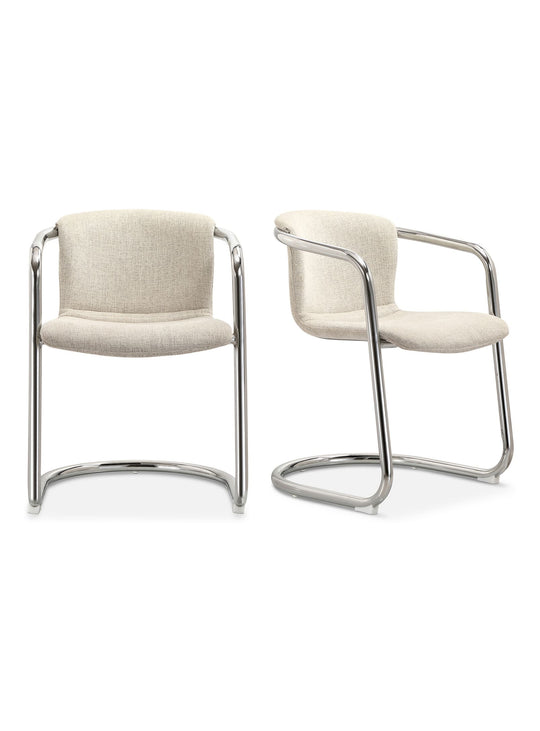 Offrez élégance et convivialité à votre table avec la chaise à dîner Freeman.