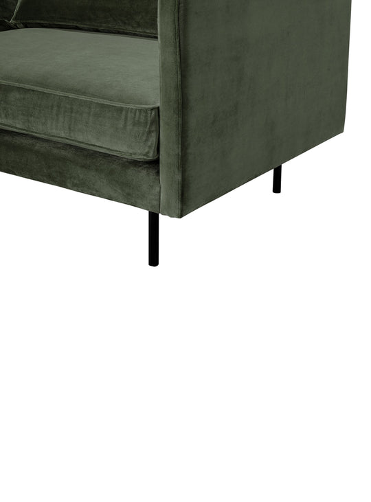 Confort et style s’unissent dans le sofa Raphael de Moe's Home.