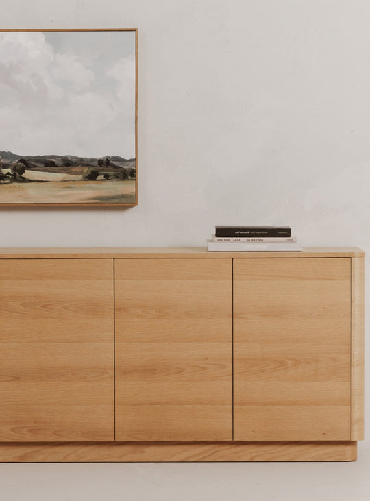 Buffet design Round Off de Blu Dot, rangement spacieux et harmonieux. chêne