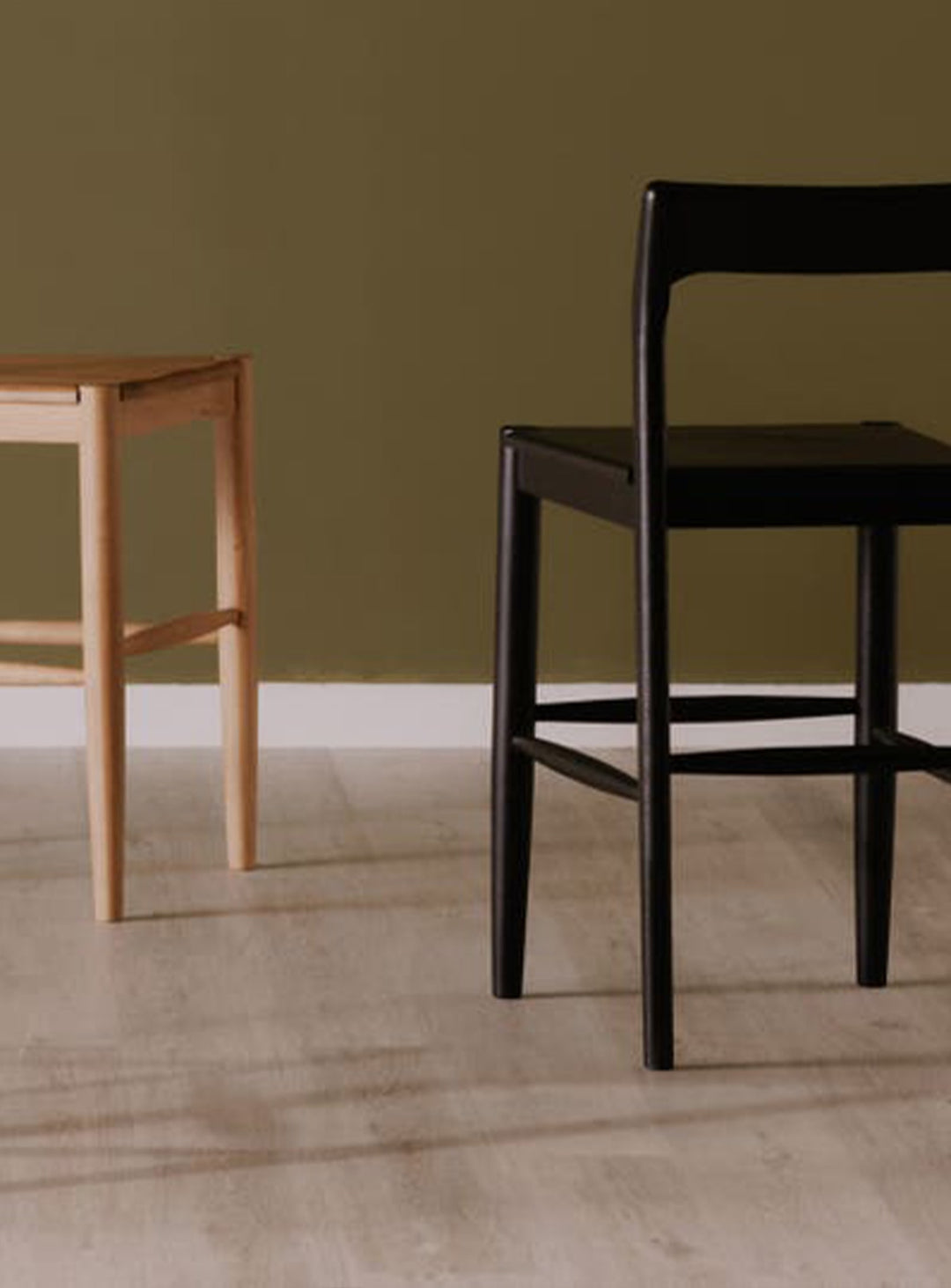 Tabouret de comptoir Owing de Moe's : prêt à l'emploi, sans montage. Noir.