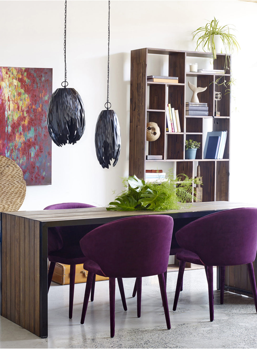 Bibliothèque Redemption de Moe's Home avec 19 compartiments de tailles variées en bois de noyer dur