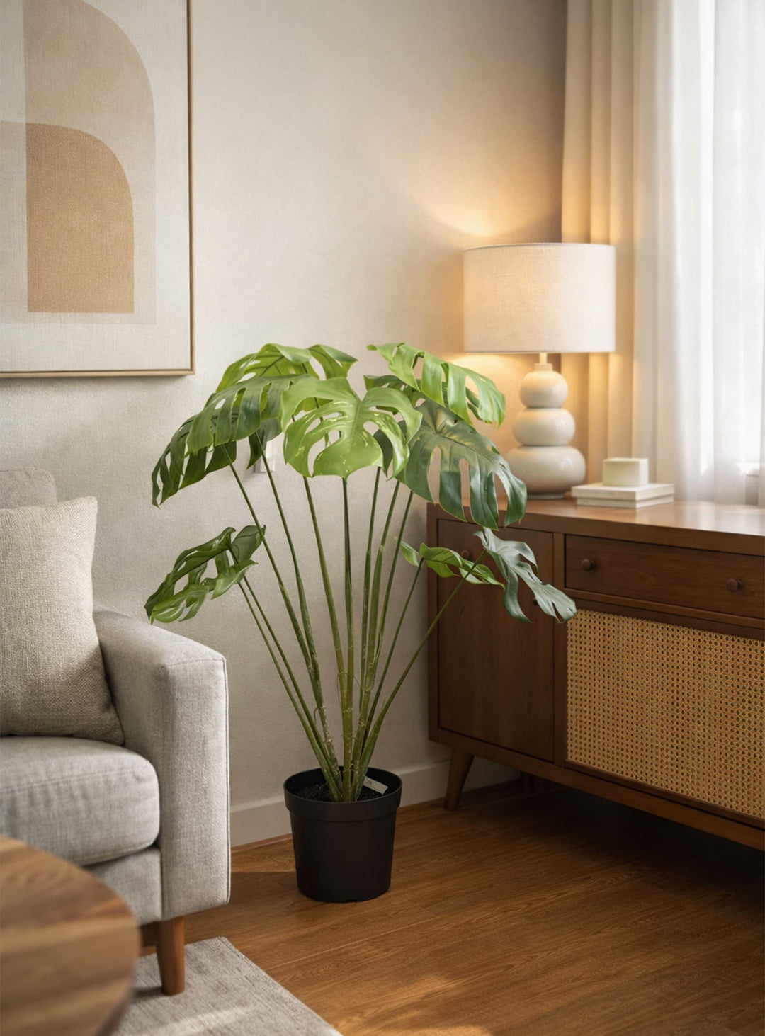 Plante artificielle Monstera au feuillage tropical réaliste, sans entretien.