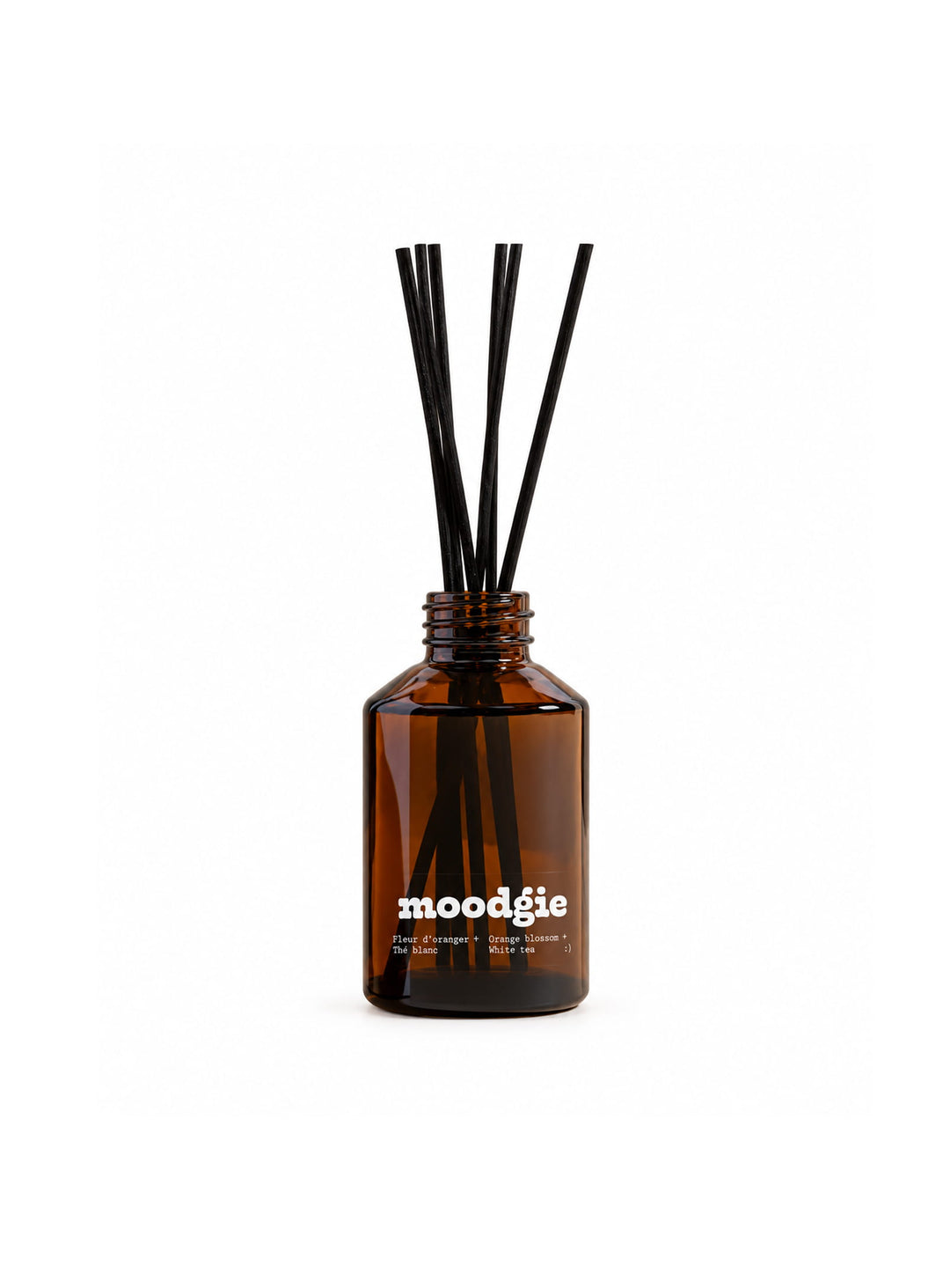 Diffuseur à roseaux moodgie, conçu pour parfumer durablement votre espace grâce à une diffusion douce et homogène. fleur d'oranger + thé blanc
