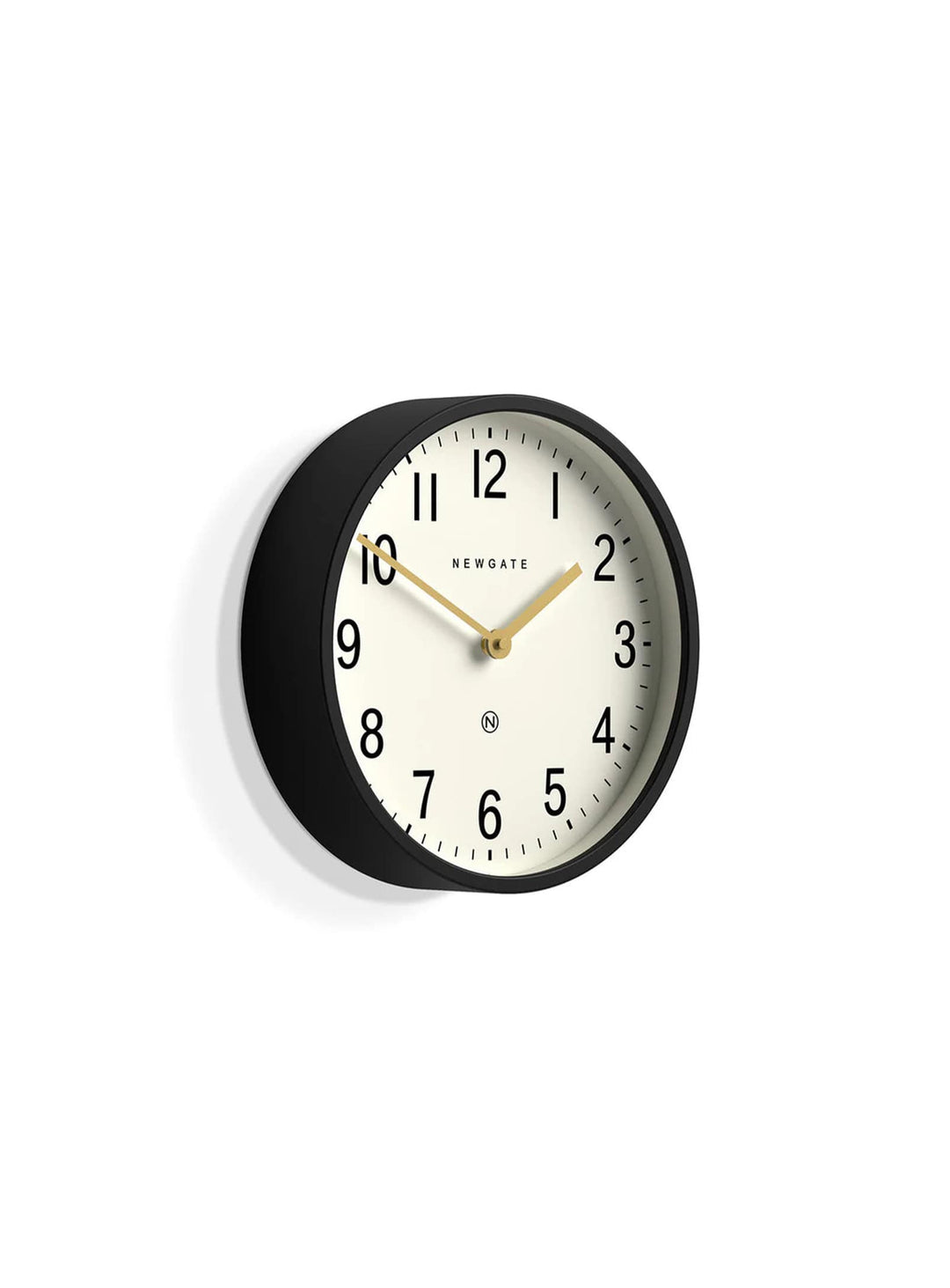 Horloge murale Mr Edwards de Newgate : élégance et robustesse au mur. Noir.