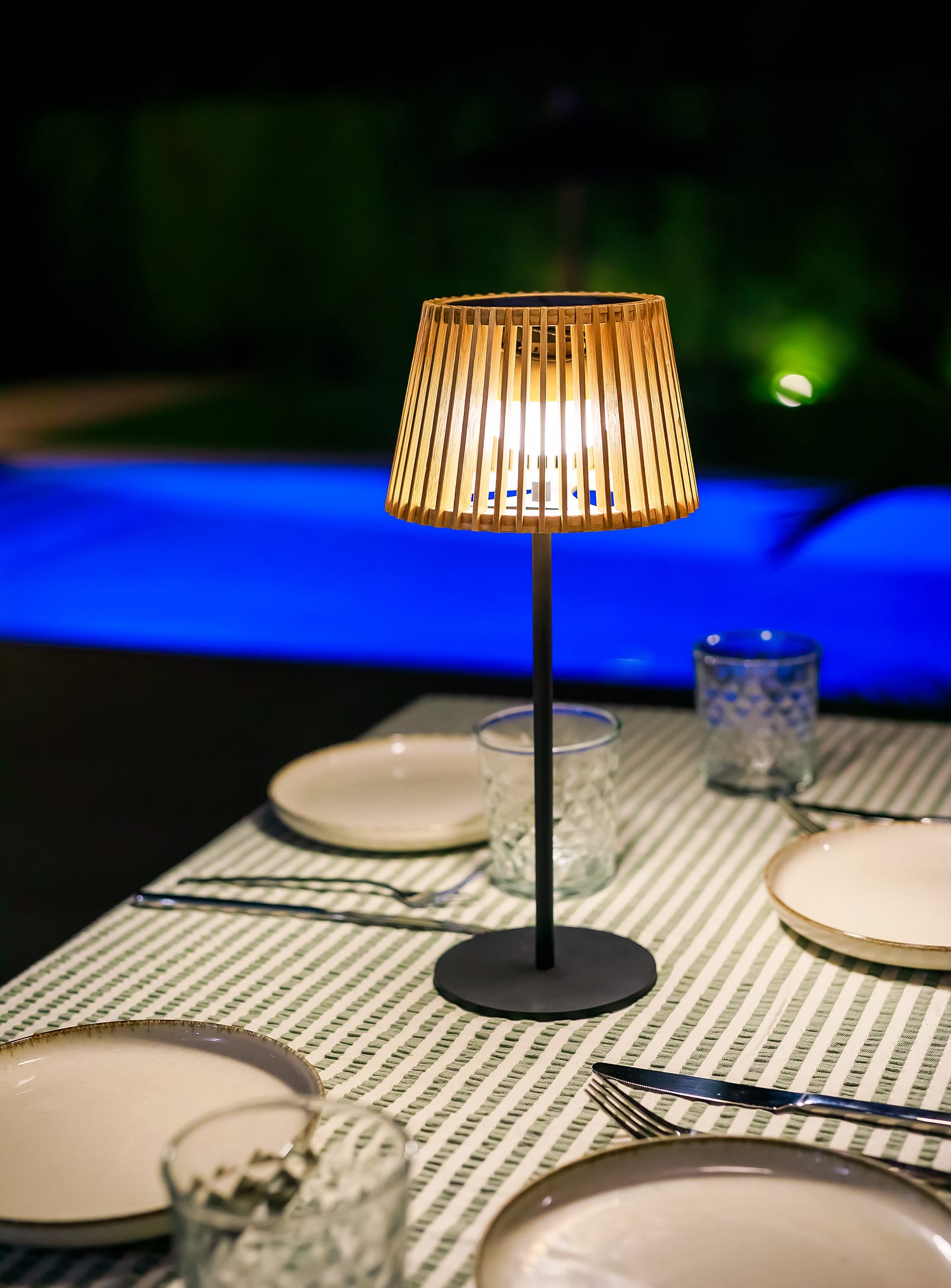 Okinawa: Solar Table Lamp - Newgarden – Nüspace