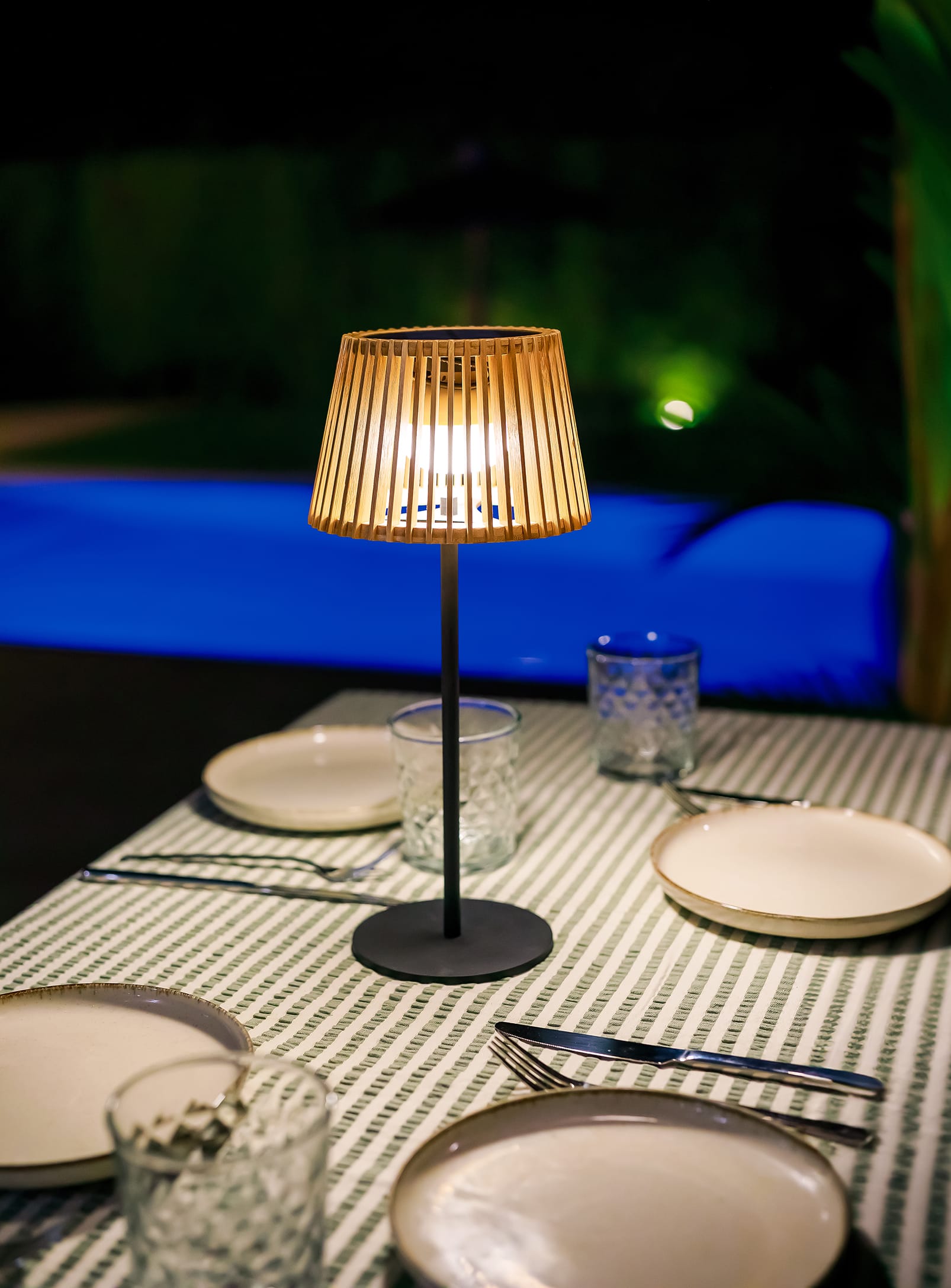 Okinawa: Solar Table Lamp - Newgarden – Nüspace