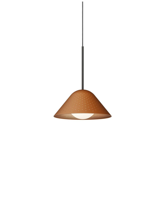 Suspension Bola Bell Pablo Designs, une lampe LED expressive aux finitions naturelles et aux lignes épurées. argile
