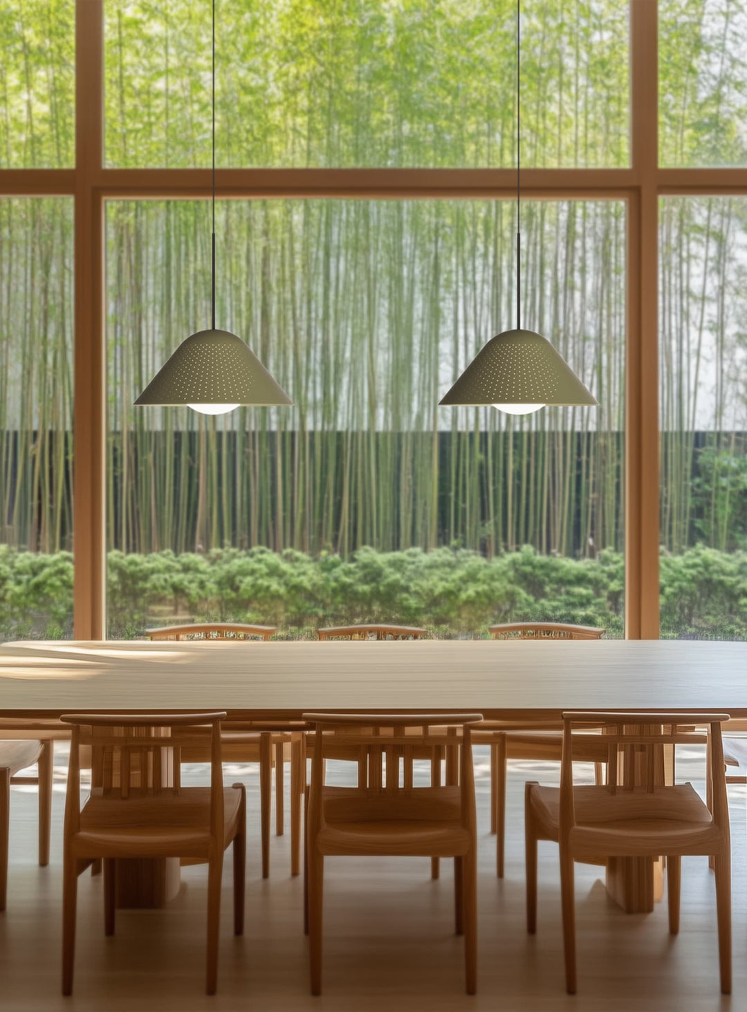 Lampe suspendue Bola Bell Pablo Designs, une pièce sculpturale idéale pour une déco contemporaine. mousse