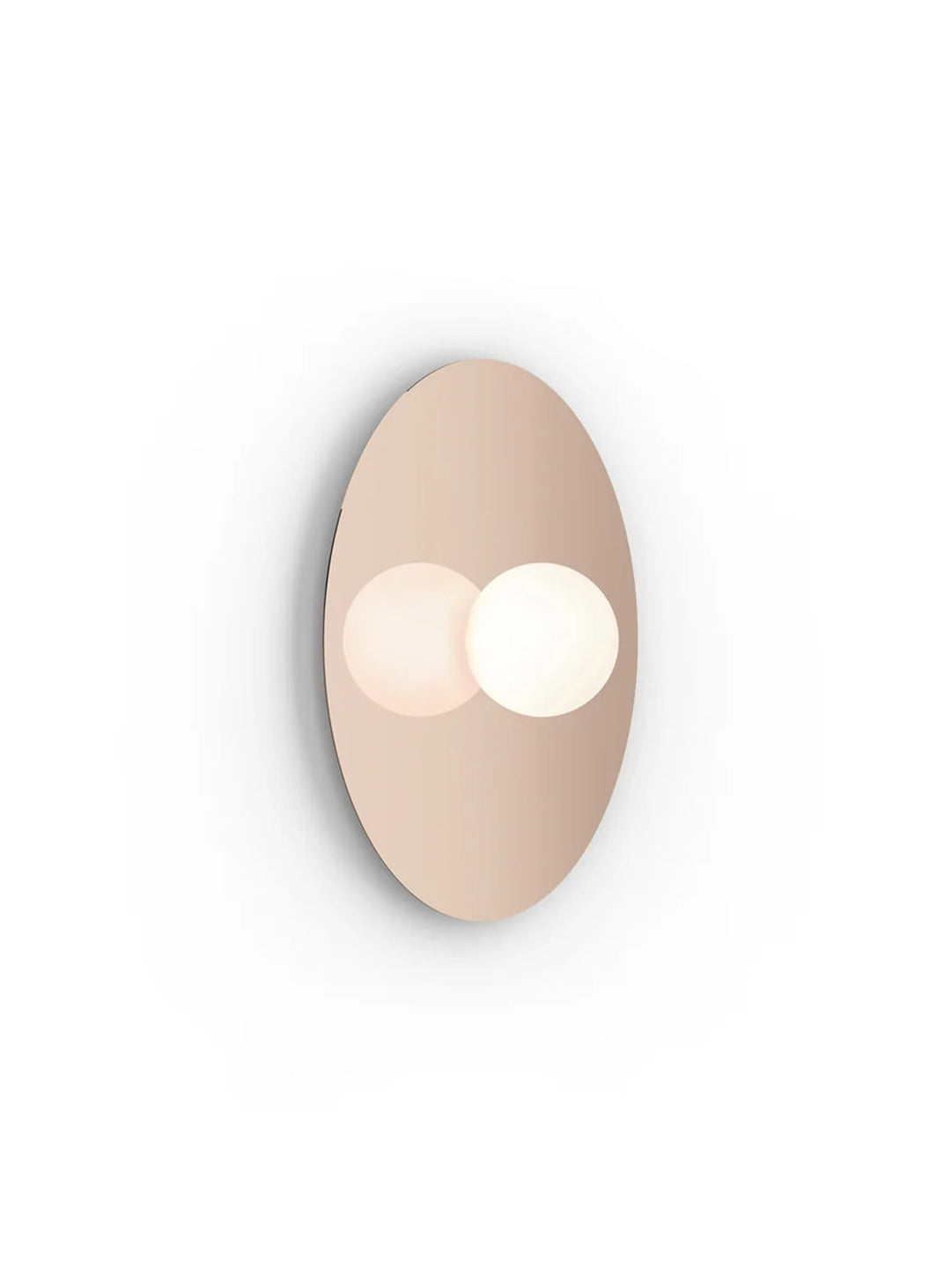 Plafonnier Bola Disc Flush Pablo Designs, avec globe opalin et finitions chrome, laiton, or rose ou blanc. or rose