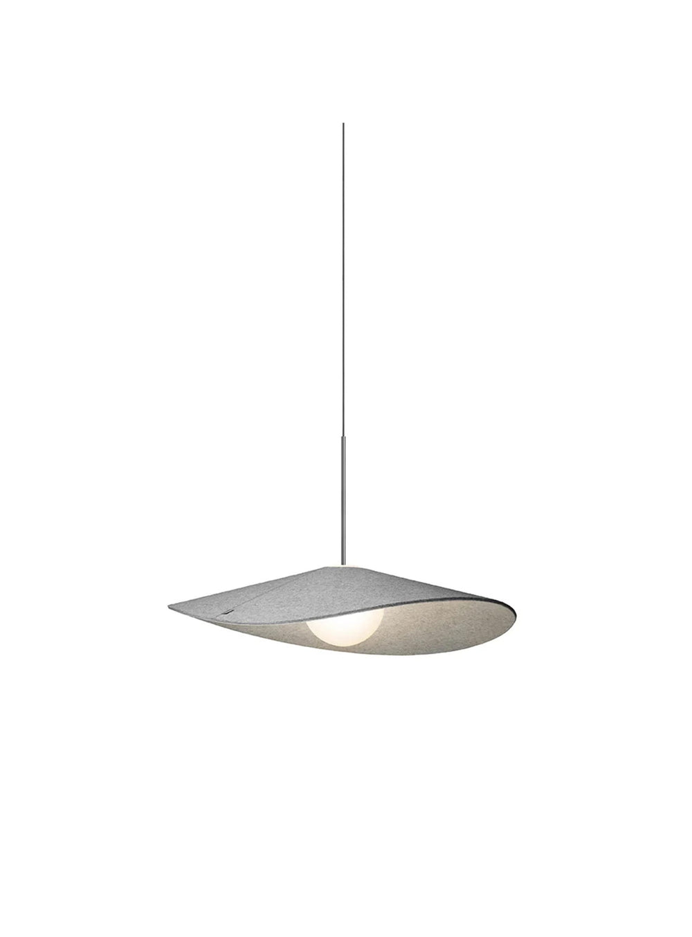 Découvrez la lampe suspendue Bola Felt de Pablo Designs, un luminaire en feutre au design doux, sculptural et original. 24"